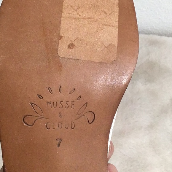 NWOT MUSSE & CLOUD Distressed Perforated Leathers Booties Lace Up - Picture 9 of 9